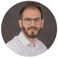 Portrait d'un membre de l'équipe dévouée de Pluri-elles Manitoba au service de la communauté.