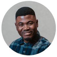 Portrait d'un membre de l'équipe dévouée de Pluri-elles Manitoba au service de la communauté.