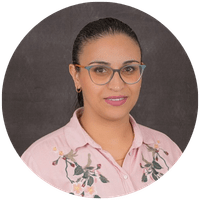 Portrait d'un membre de l'équipe dévouée de Pluri-elles Manitoba au service de la communauté.