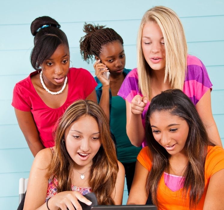 telier de prévention numérique pour jeunes sur la cyberintimidation et la sextortion.