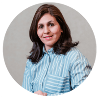 Portrait d'un membre de l'équipe dévouée de Pluri-elles Manitoba au service de la communauté.