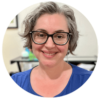 Portrait d'un membre de l'équipe dévouée de Pluri-elles Manitoba au service de la communauté.