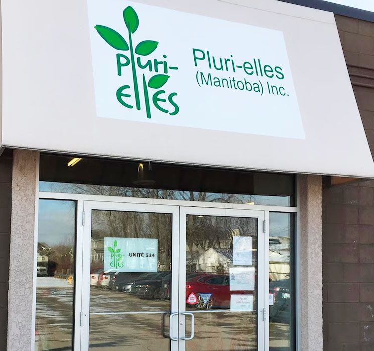 L'équipe de Pluri-elles, organisme engagé dans le soutien et le bien-être des familles francophones au Manitoba.