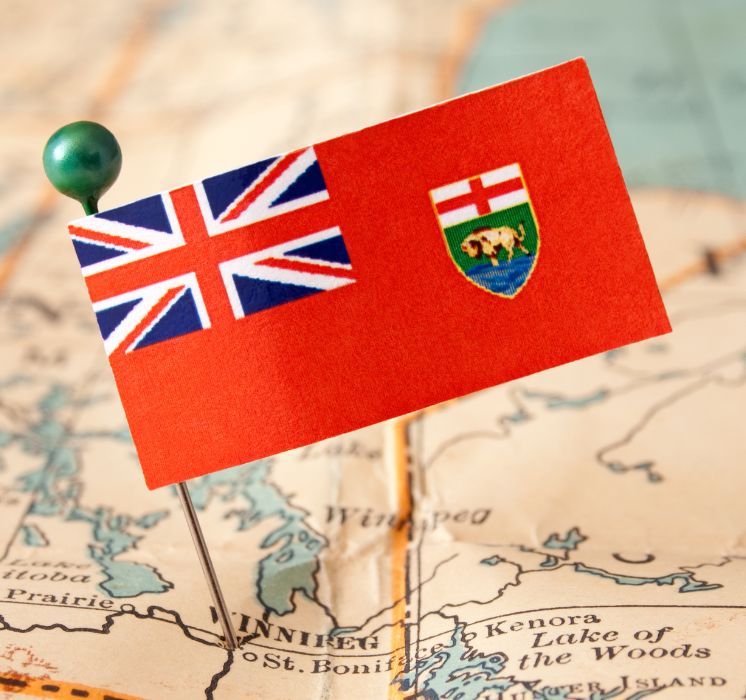 Groupe de nouveaux arrivants apprenant le français au Manitoba avec l'organisme Pluri-elles Manitoba.